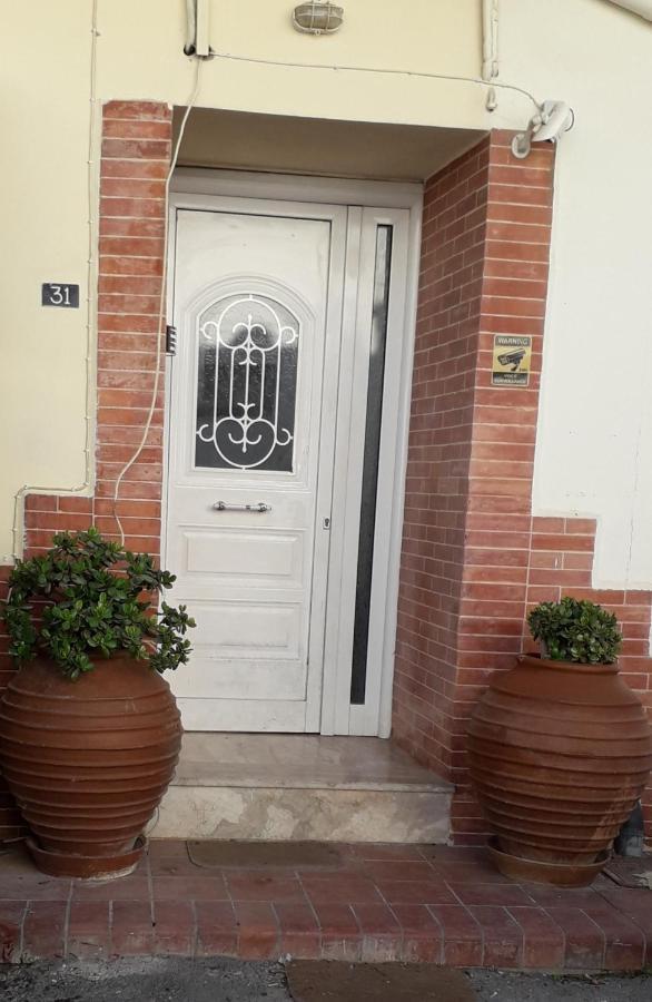 Safe & Cool Apartment Iraklio Exterior foto